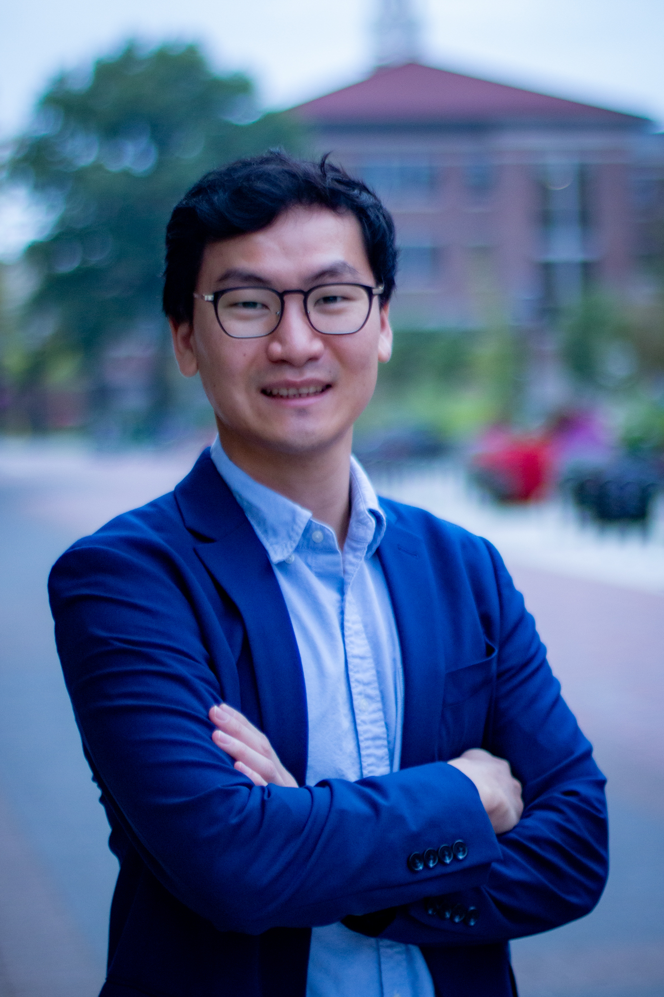 Dr. Lucky Cho